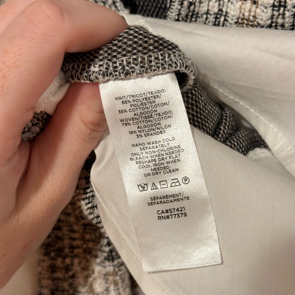 Ann Taylor Contrasting Sweater With Collar - Picture 3 of 7